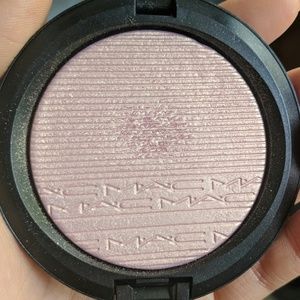 MAC Beaming Blush Extra Dimension Highlighter